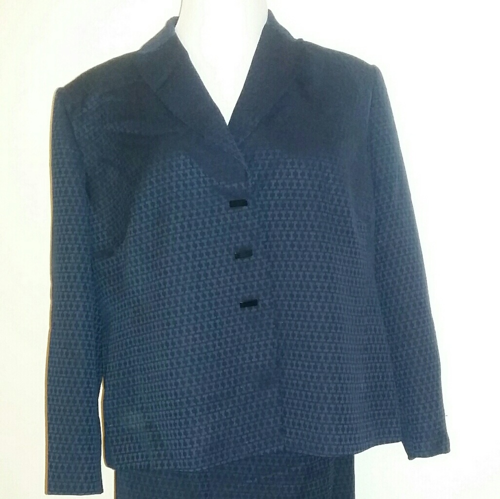 (#4) suit 2pc